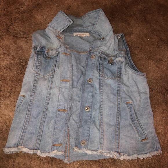 Jean vest​ - Picture 1 of 2